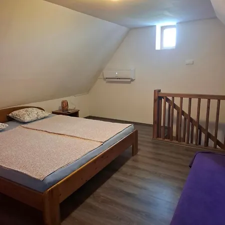 Apartament Hovirag Vendeghaz
